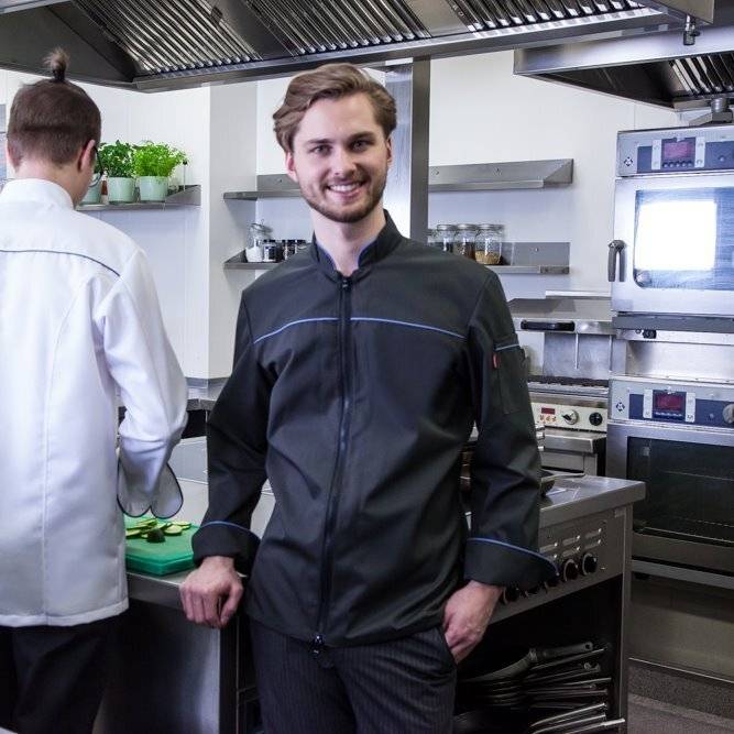 Colorel-Riccardo, farbig